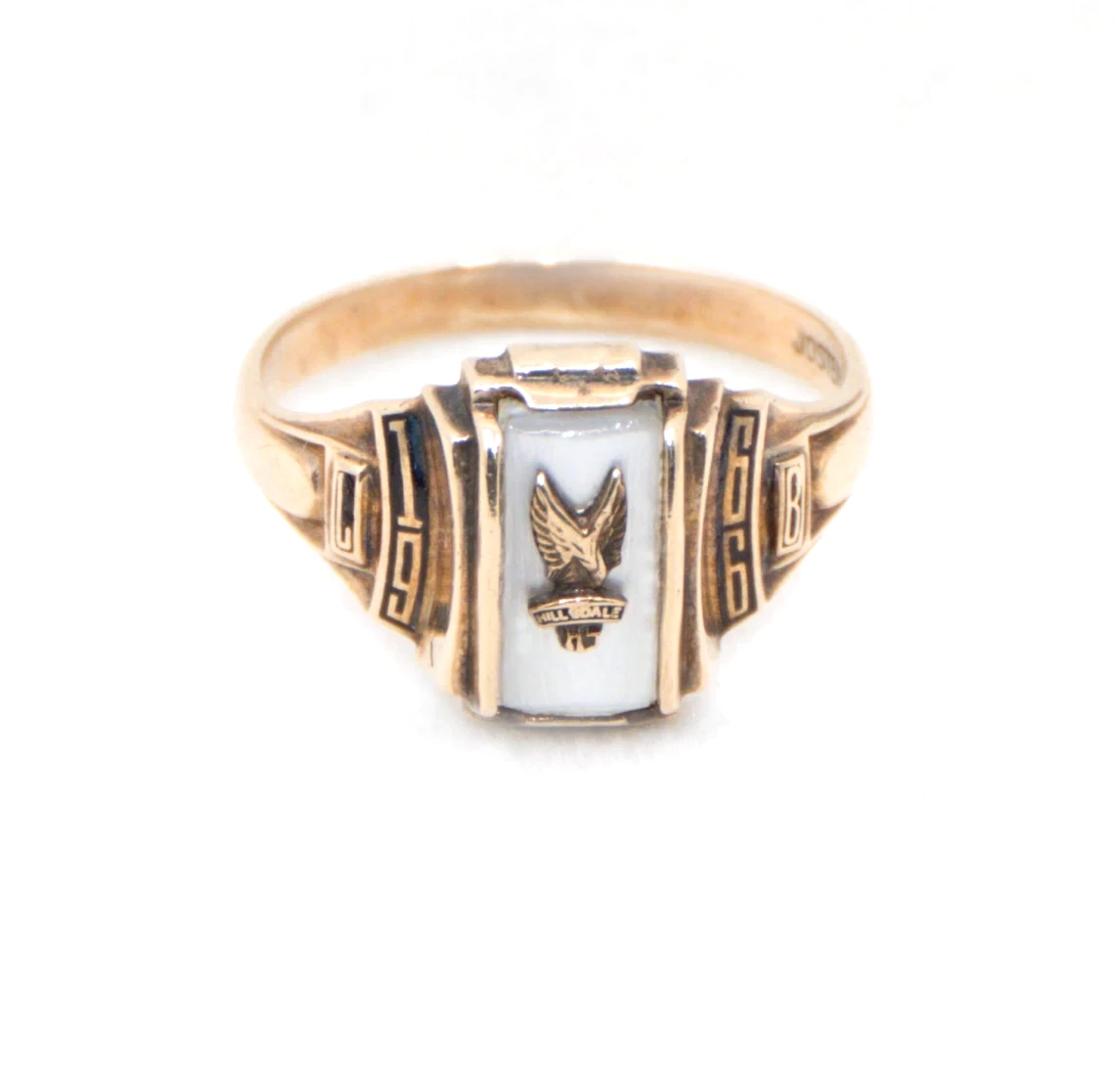 10ct_gold_american_college_ring_with_mother_of_pearl_stone6256c47e70d15-1