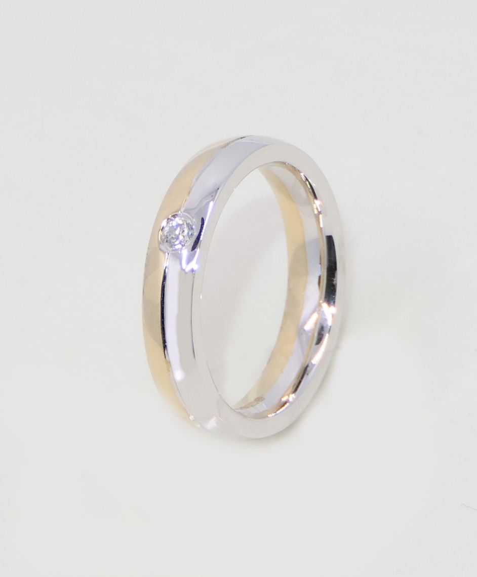 9ct_two_tone_gold_ring_with_5pt_diamond64773d11b1d77