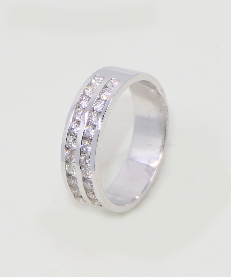 9ct_white_gold_ring_with_66pt_diamonds647742e0aa080