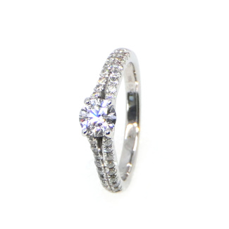 18ct White Gold Diamond Ring